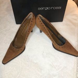 Ladies NWT Sergio Rossi sued her